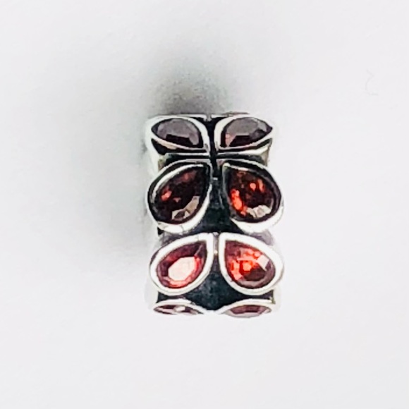 Chamilia limited edition dark red holiday bead - Picture 6 of 6